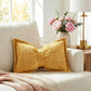 🦋Achetez 1, obtenez 1 gratuit！🎀 Coussin décoratif en chenille forme nœud papillon – 30×50 cm, 9 coloris, housse et garnissage inclus, le nœud tout doux qui sublime votre canapé, votre lit ou votre coin lecture 🛋️💕