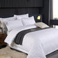 🛏️💎 Parure de lit style hôtel premium – Toucher soyeux, finition impeccable, transformez votre chambre en suite cinq étoiles et profitez d’un sommeil digne des plus beaux palaces 🌙✨